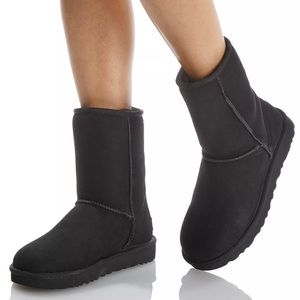 🍂UGG short/mid boots in perfect condition w/original box